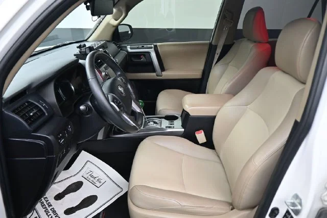 Used 2016 White Toyota SR5 Premium image 22