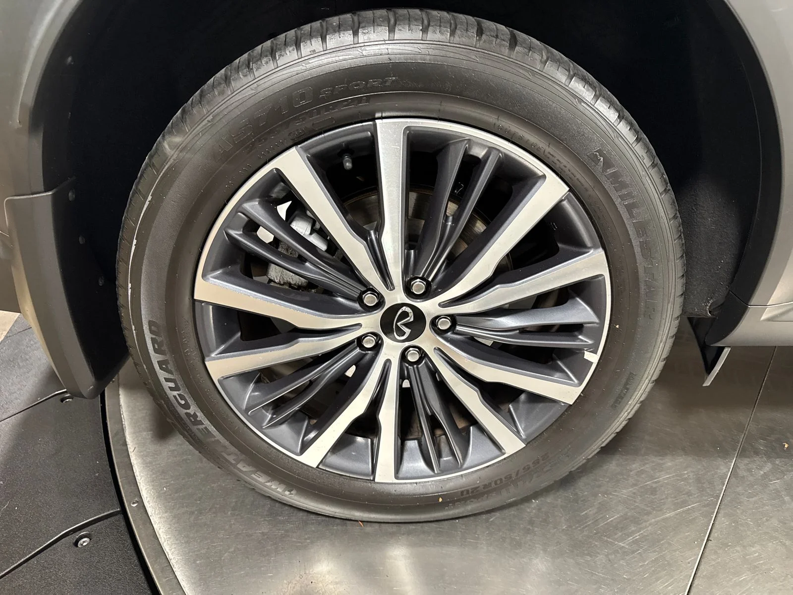 Used 2022 White INFINITI Sensory image 13