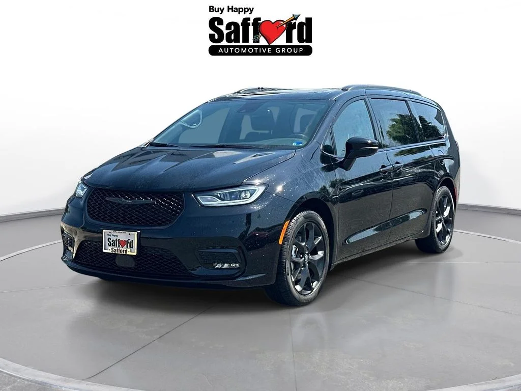 2026 Chrysler Pacifica Select's photo