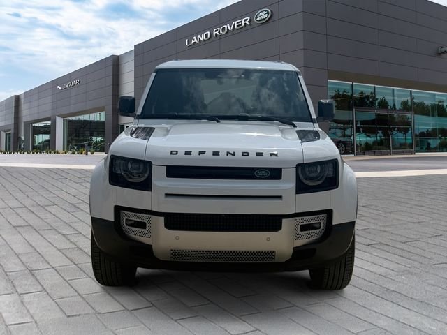Used 2023 White Land Rover S image 8