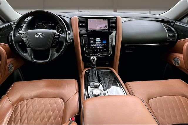 Used 2020  INFINITI  image 16