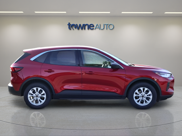 Used 2023 Red Ford Active image 6