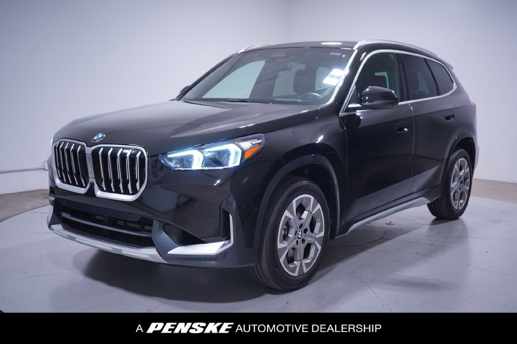 Used 2026 Jet Black BMW xDrive28i image 1
