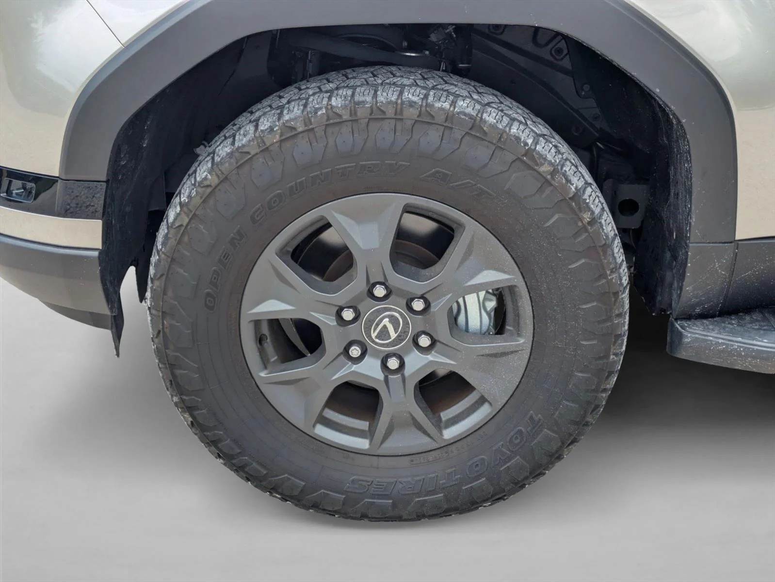 Used 2024 Atomic Silver Lexus GX 550 Overtrail image 9