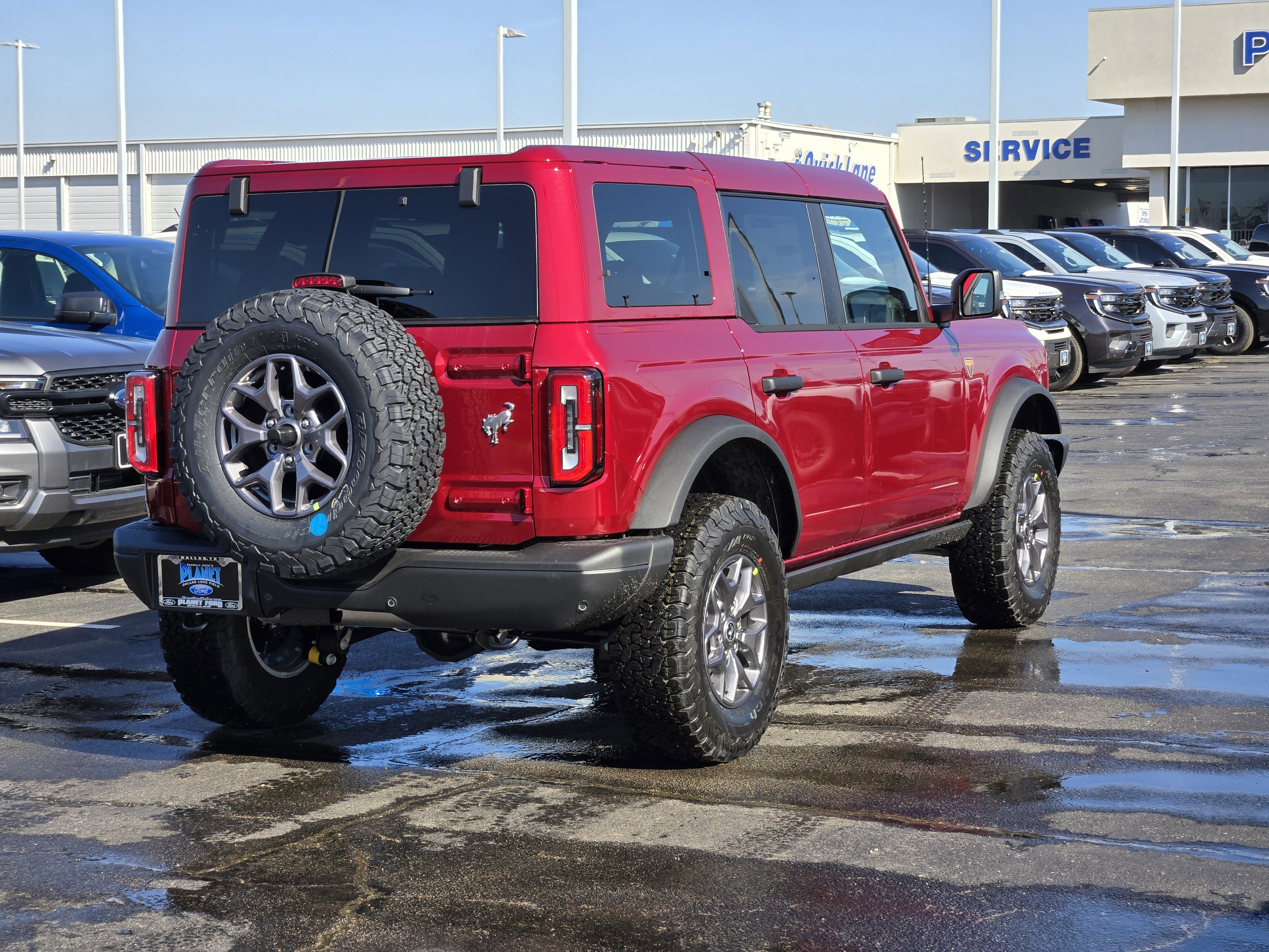 New 2025 Ruby Red Metallic Tntd Clearcoat Ford Badlands image 4