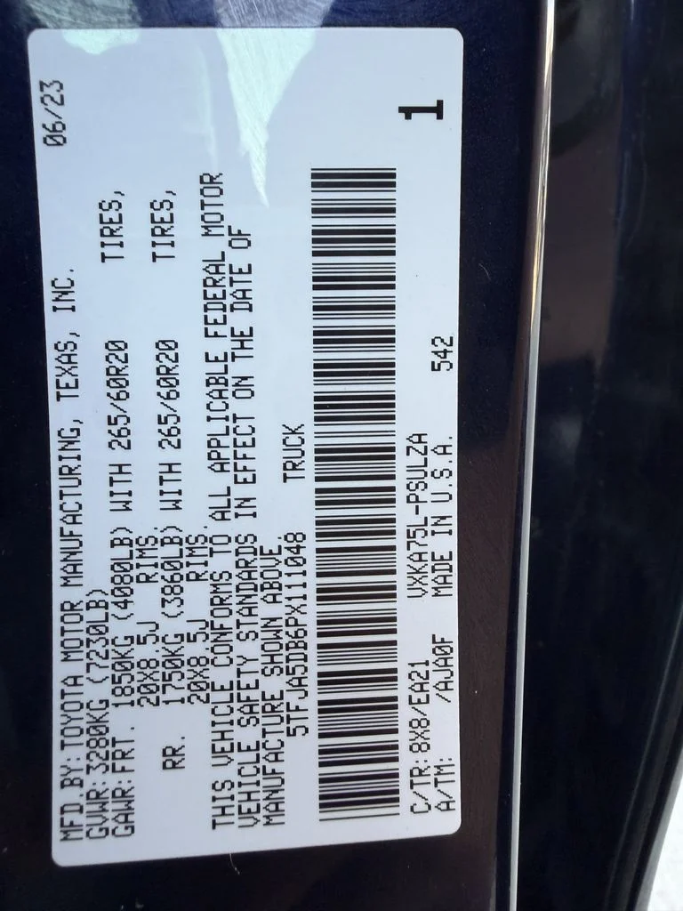 Used 2023  Toyota Limited image 31