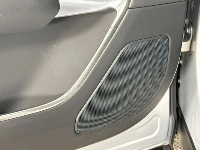 Certified Used 2025 Silver Land Rover SE image 21