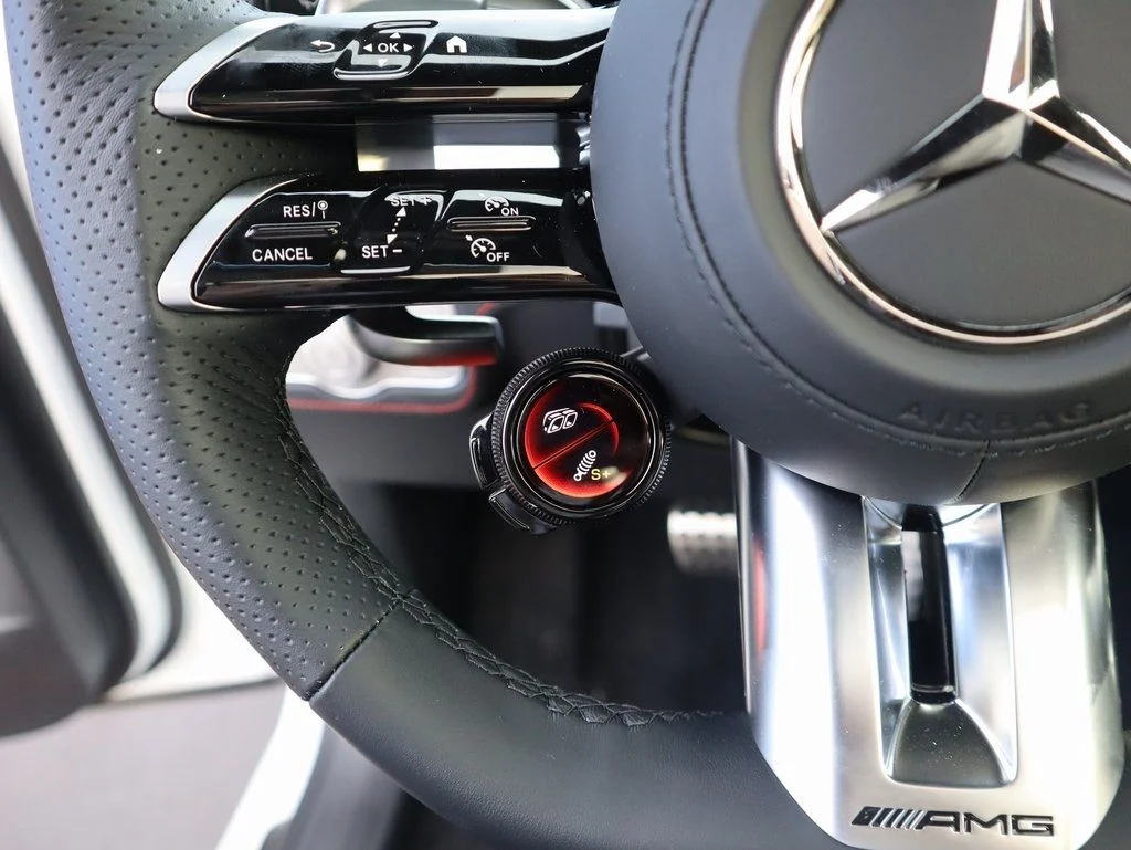 New 2025 MANUFAKTUR Moonlight White Metallic Mercedes-Benz GLE 63 S AMG® image 40