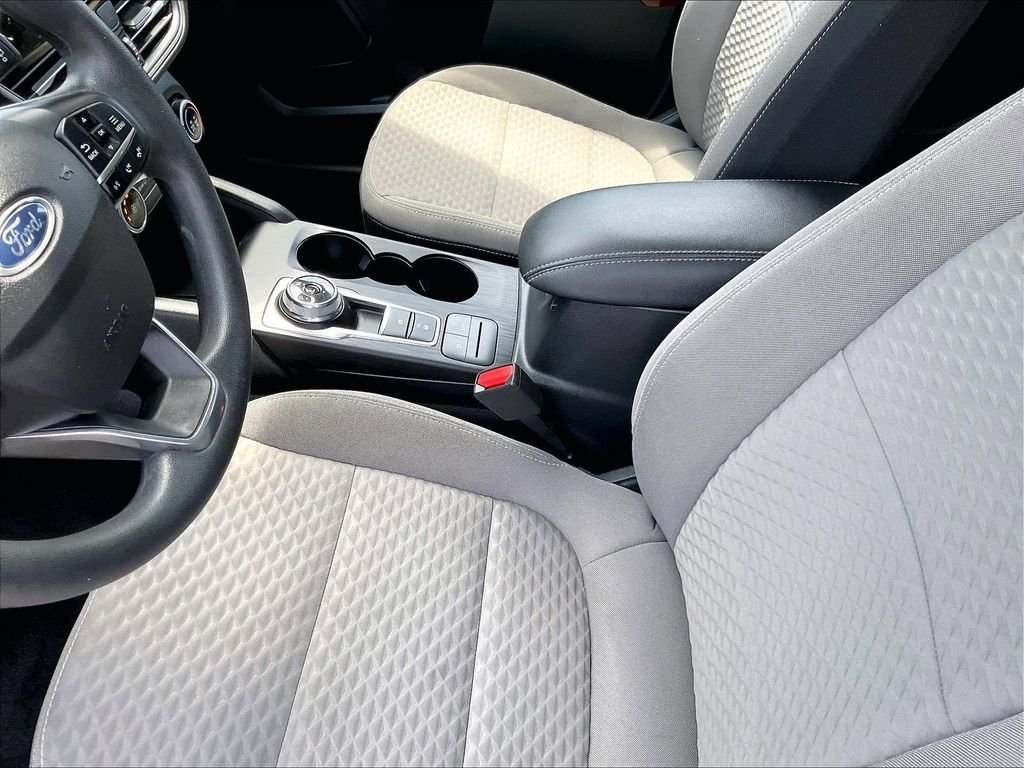 Used 2022 Black Ford SE image 20