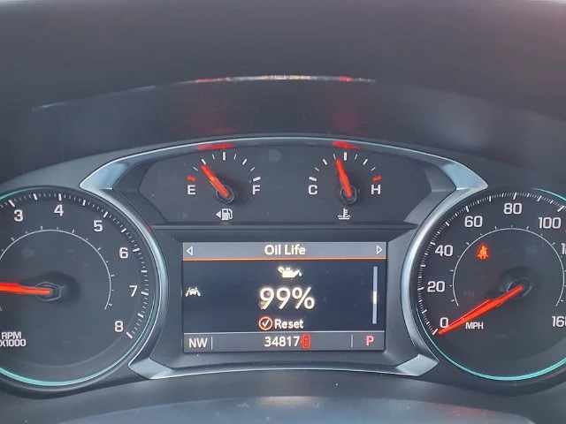 Used 2024 Sterling Gray Metallic Chevrolet LT image 27