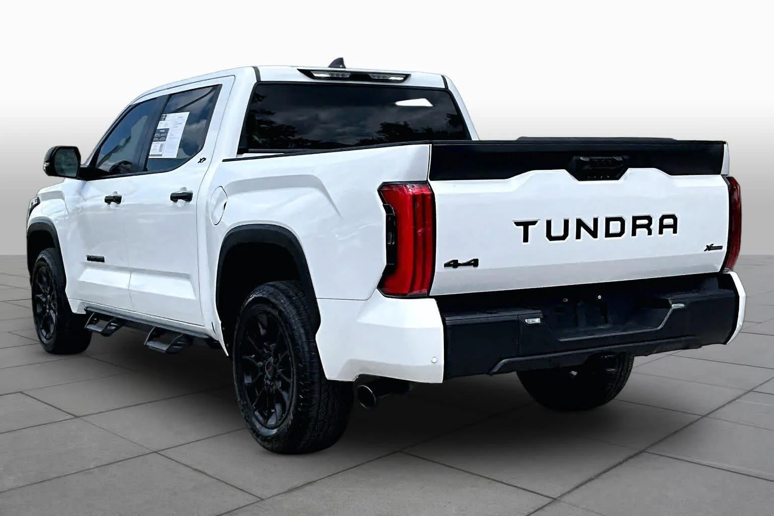 Used 2024 Ice Cap Toyota SR5 image 12