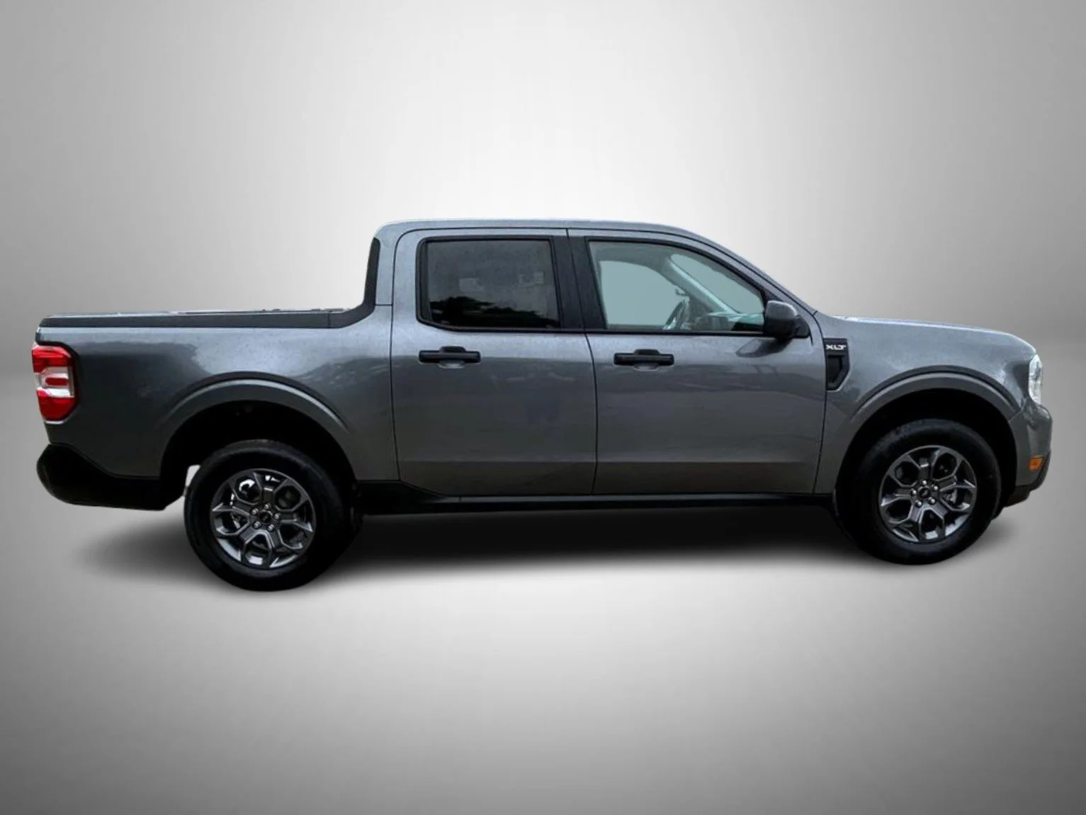 Used 2022 Gray Ford XLT image 4