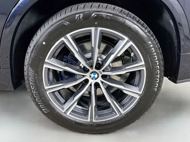 New 2026 Carbon Black Metallic BMW xDrive40i image 33