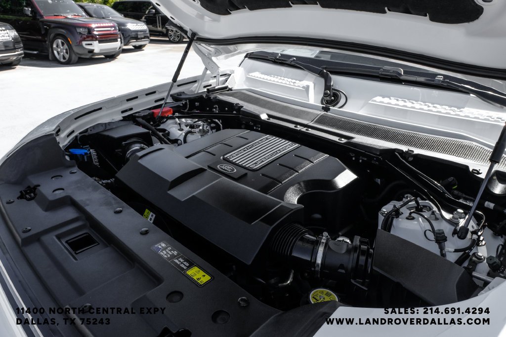 Used 2025 White Land Rover X-Dynamic SE image 56