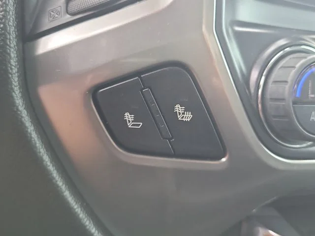 Used 2018 White Chevrolet LT image 26