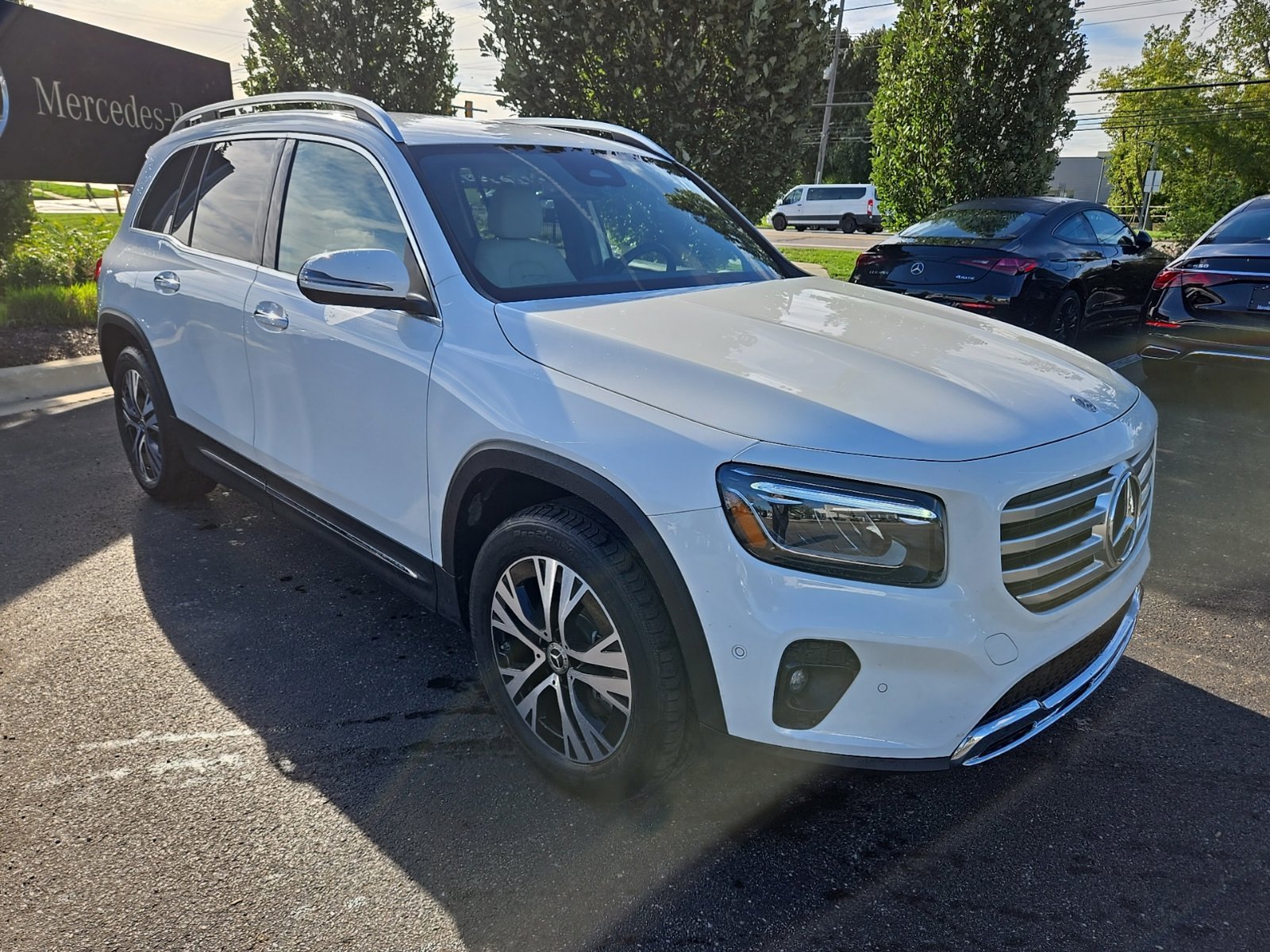 Certified Used 2025 White Mercedes-Benz GLB 250 image 6