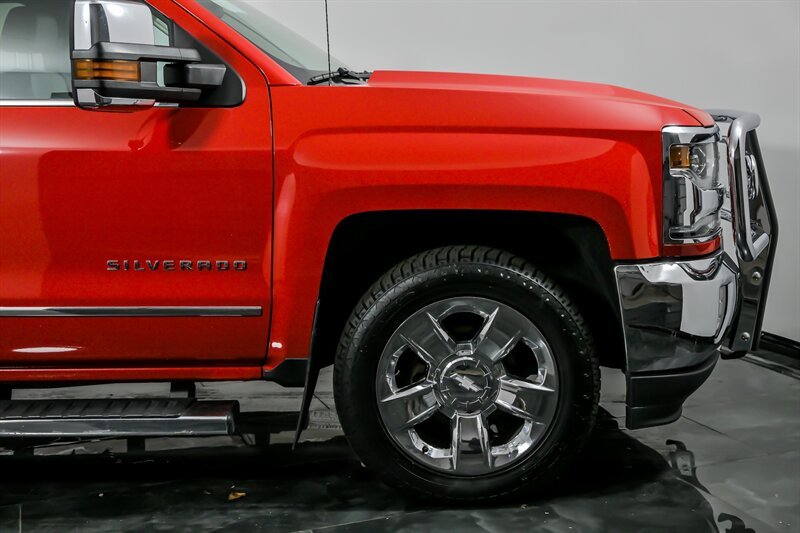 2017 Chevrolet Silverado 1500 LTZ - Photo 13