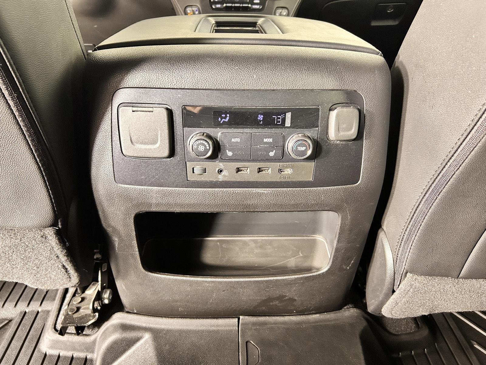 Used 2019 Iridescent Pearl Tricoat Chevrolet Premier image 22