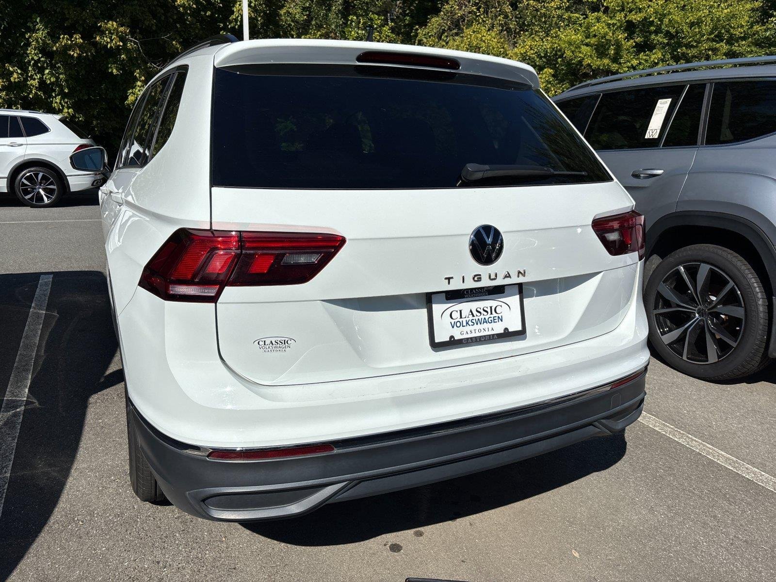 Used 2023 PURE WHITE VOLKSWAGEN S image 4