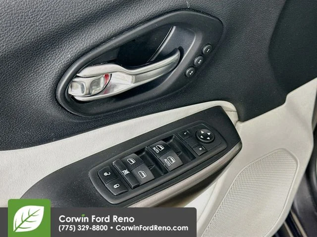 Used 2019 Granite Crystal Clearcoat Metallic Jeep Overland image 21