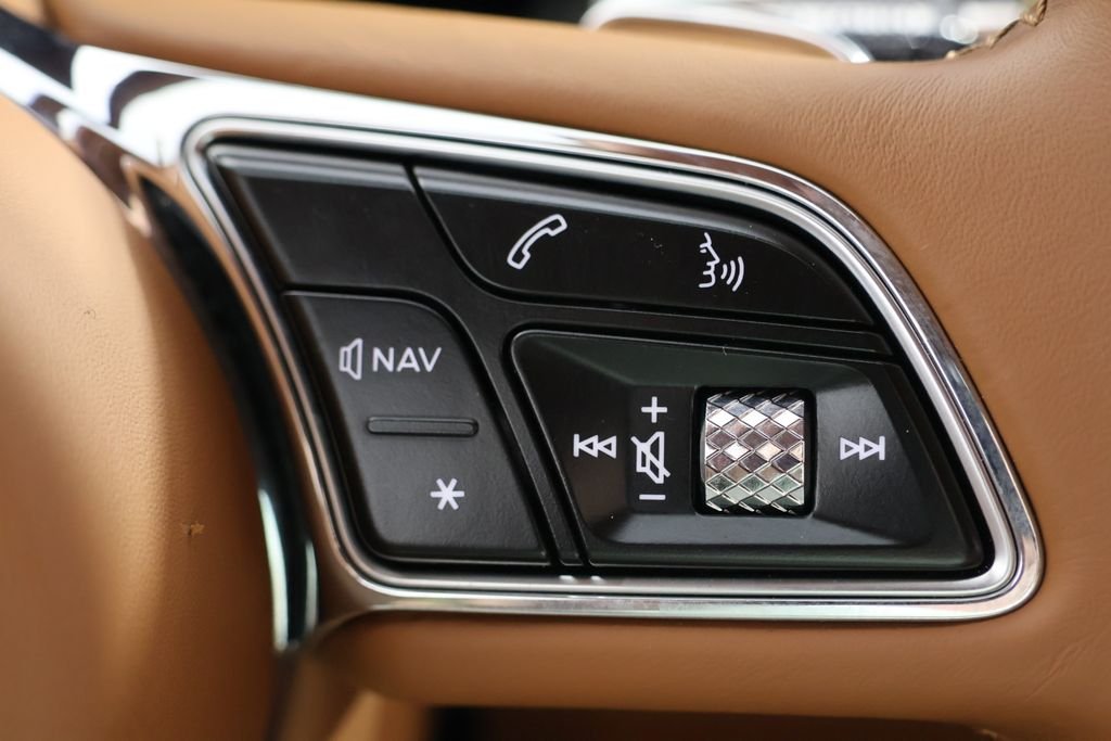 Used 2021 Black Bentley W12 image 12