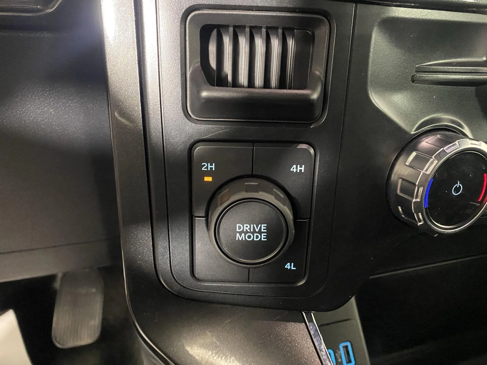 Used 2022 Carbonized Gray Ford XLT image 14