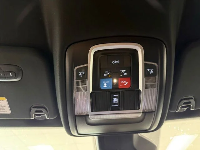 New 2026 Granite Crystal Metallic Clear-Coat Exterior Paint RAM Laramie image 17
