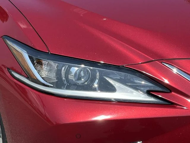 Certified Used 2020 MATADOR RED MICA Lexus 300h image 9