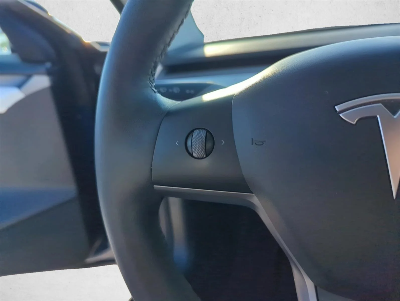 Used 2022 Blue Tesla Long Range image 15