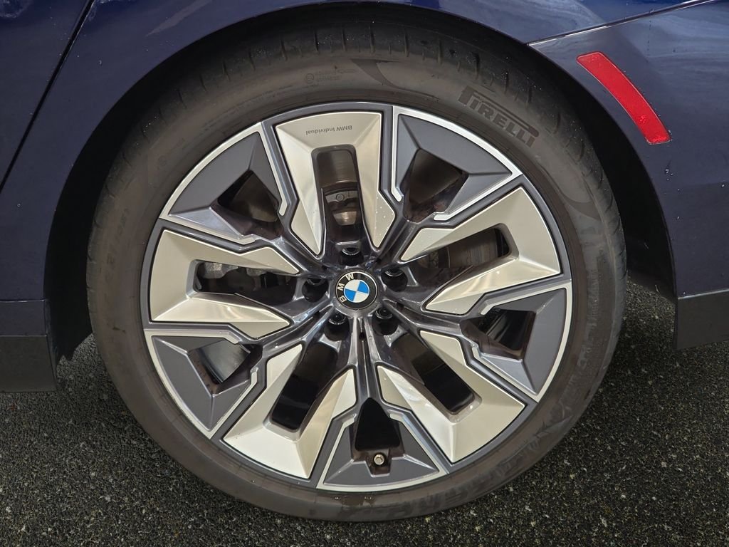 Certified Used 2023 Tanzanite Blue II Metallic BMW 760i xDrive image 27
