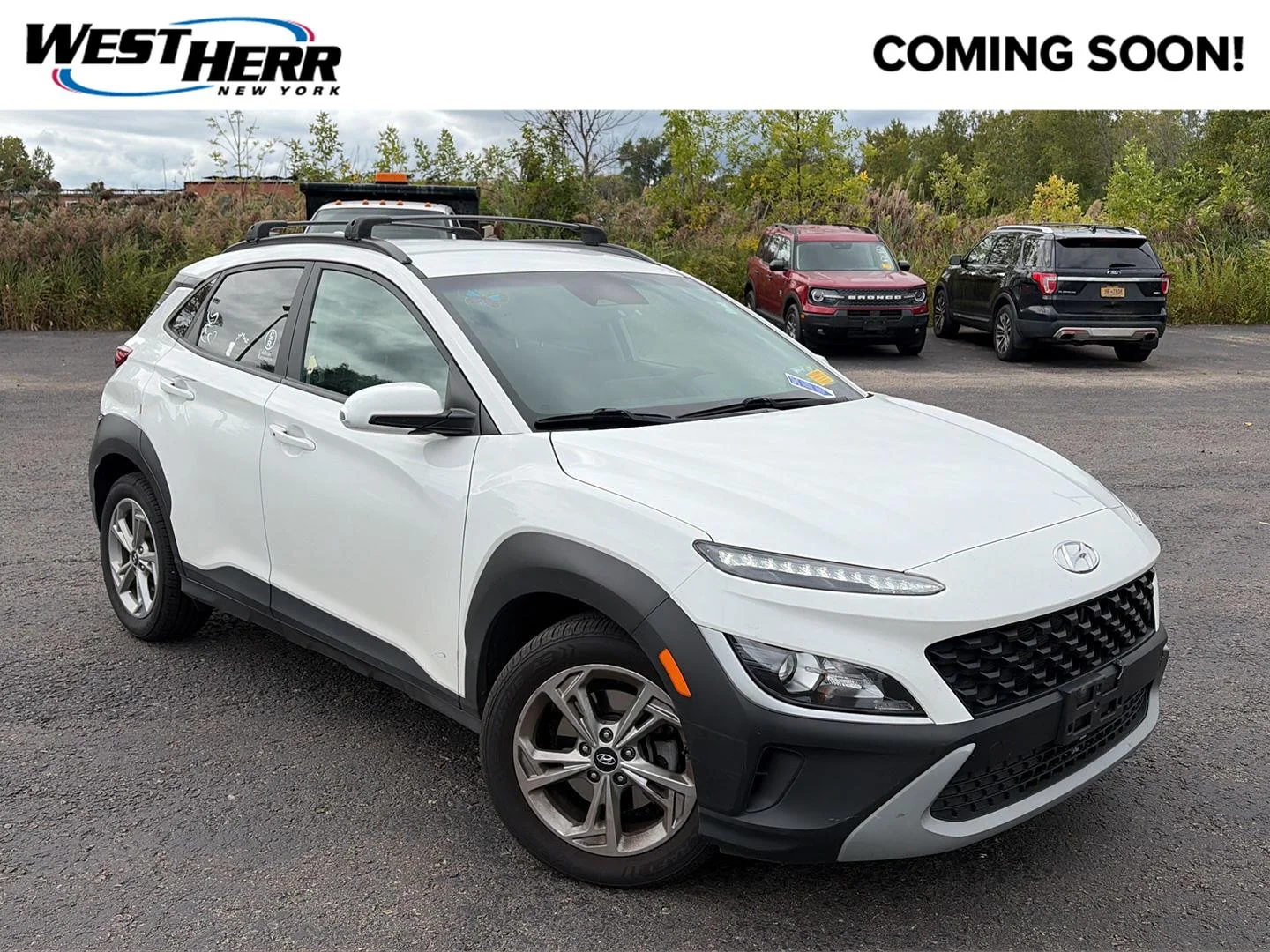 Used 2022 Lunar White Hyundai SEL image 1