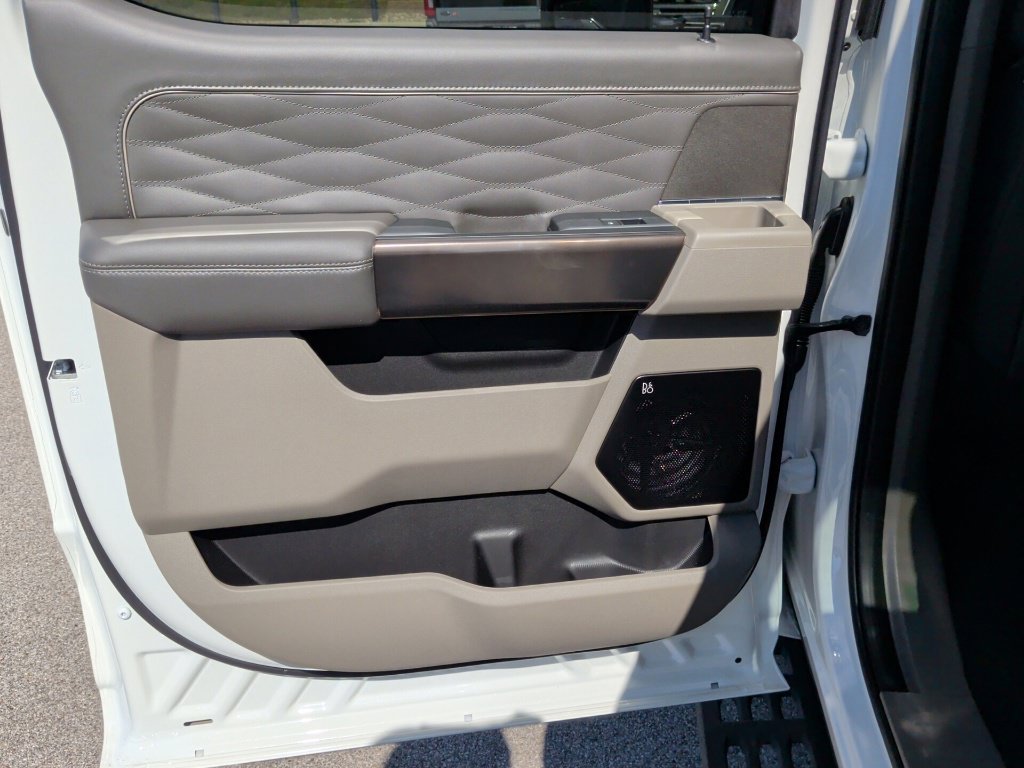 New 2027 Star White Metallic Tri-Coat Ford F-250® Platinum® image 37