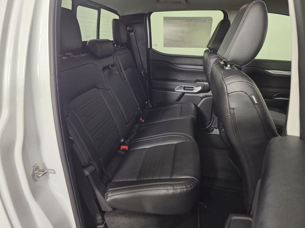 Used 2025 Oxford White Ford LARIAT image 19