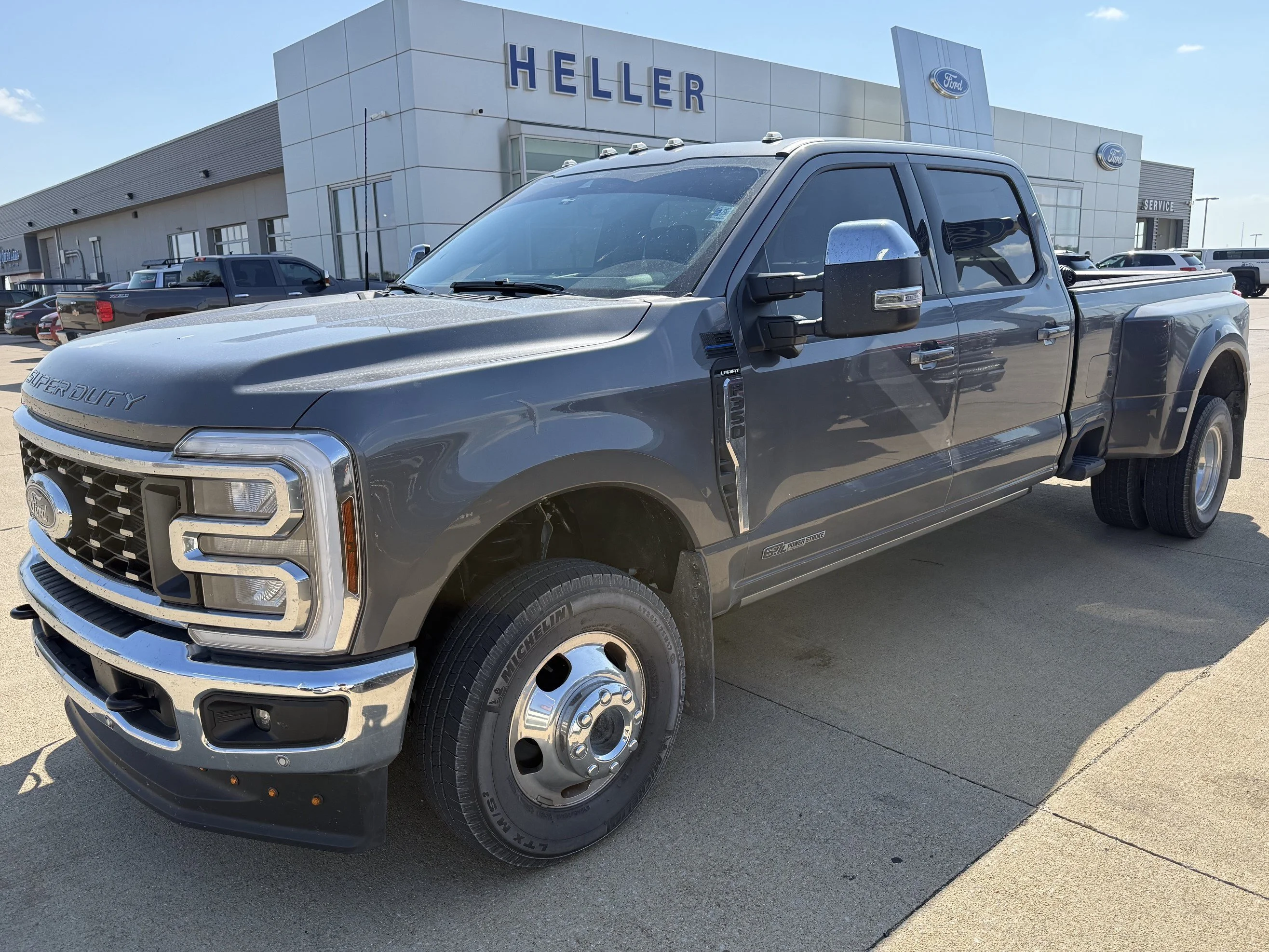 Used 2025 Gray Metallic Ford Lariat image 3
