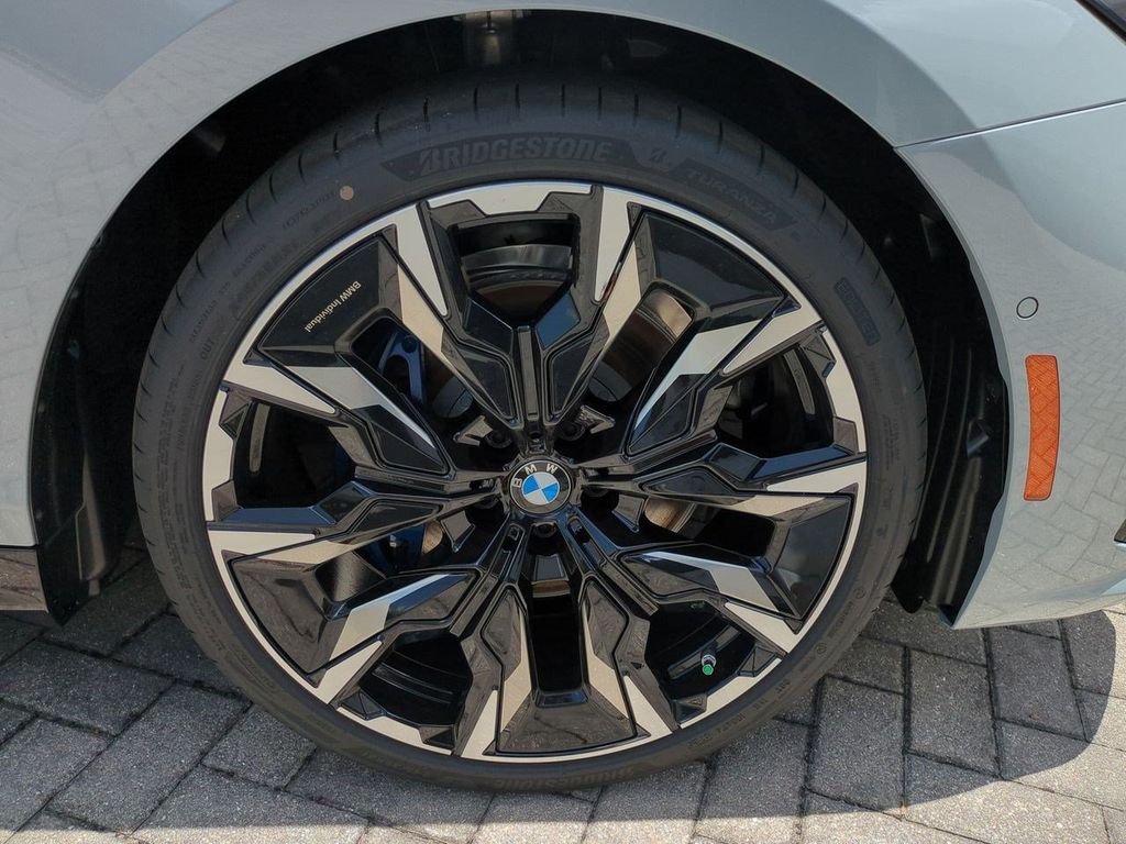 New 2027 Brooklyn Grey Metallic BMW 530i image 11