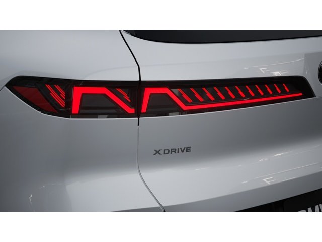 New 2027 Mineral White Metallic BMW  image 8