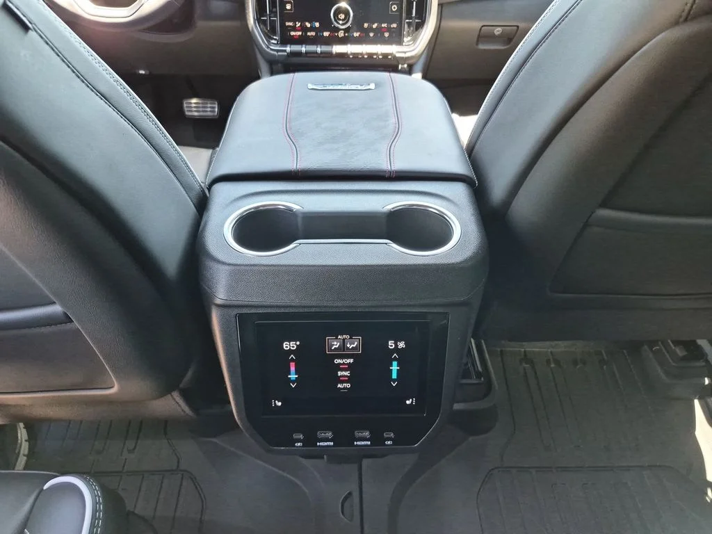 Used 2026 Silver GMC AT4 Ultimate image 33