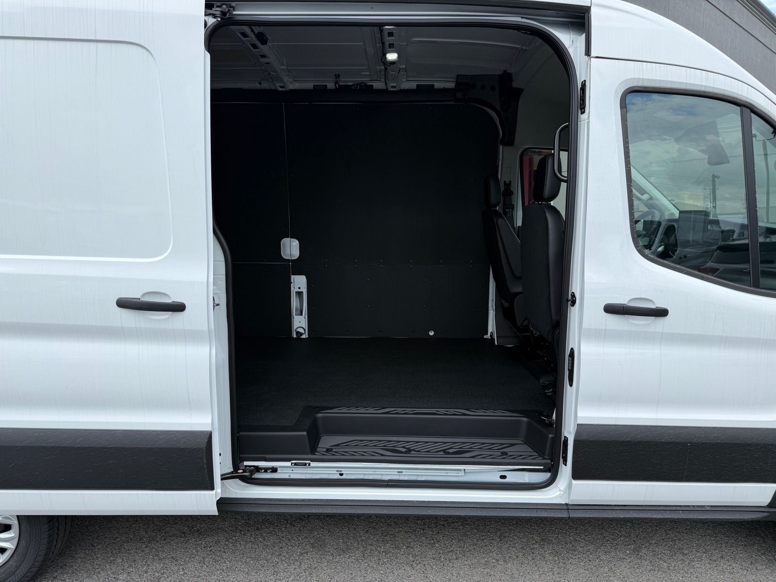 New 2026 Oxford White Ford Cargo Van image 32
