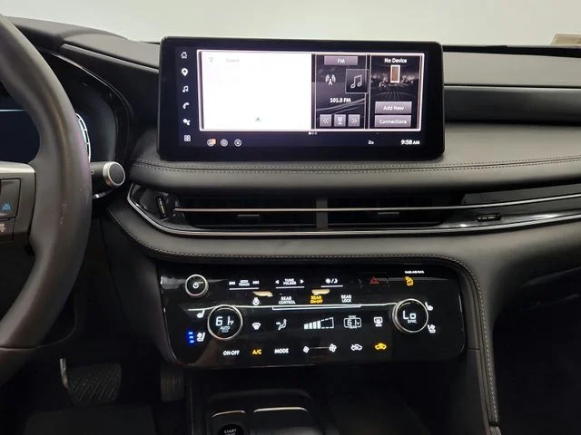 Used 2026 White INFINITI LUXE image 34
