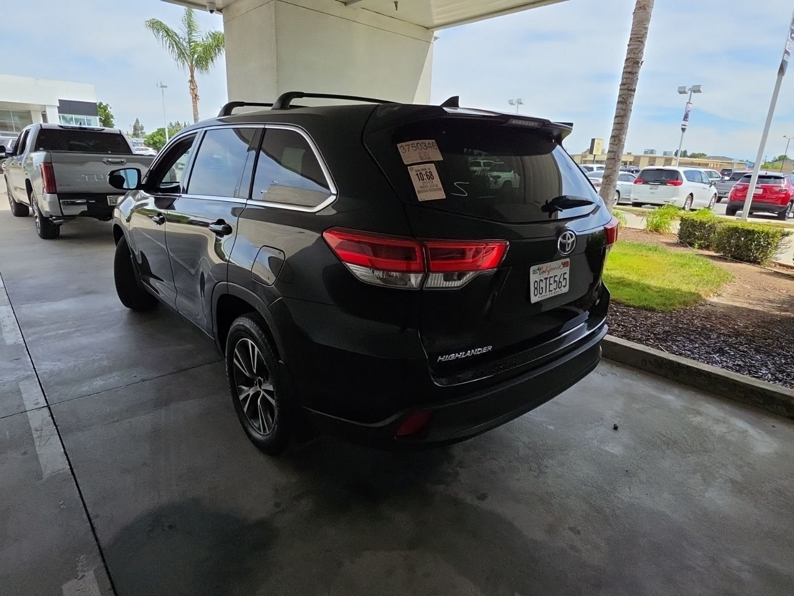 2019 Toyota Highlander LE Plus photo 4