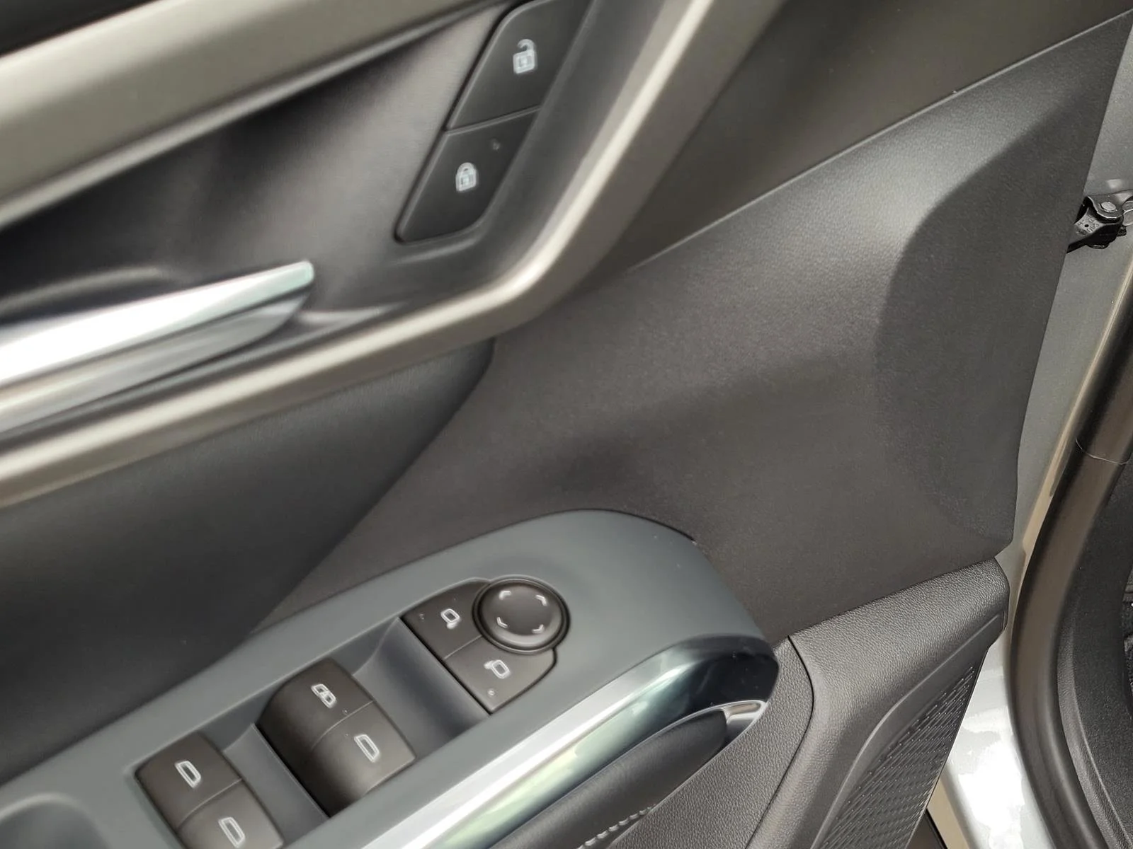 2027 Chevrolet Traverse LT - Photo 15