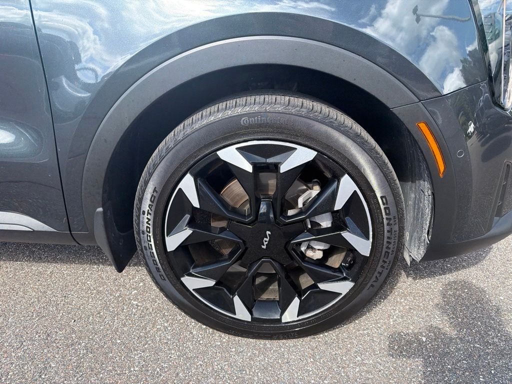 Certified Used 2025 Gravity Grey Kia SX image 29
