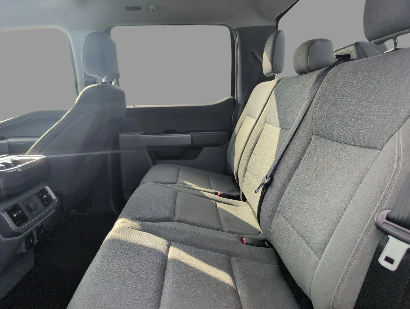 Used 2024 Iconic Silver Ford XLT image 33