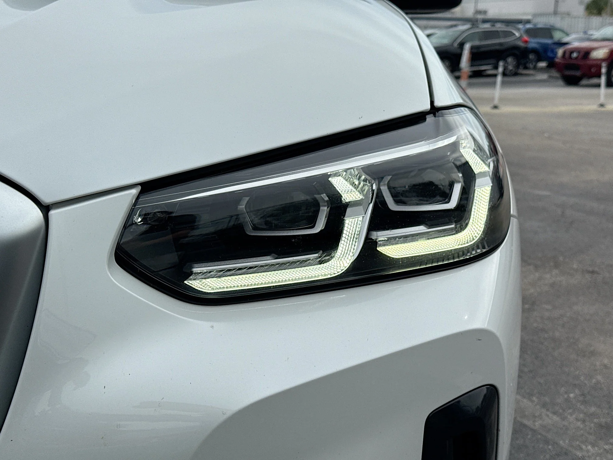 Used 2022 Mineral White Metallic BMW xDrive30i image 9