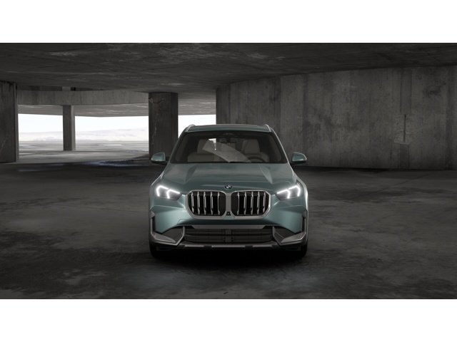 New 2027 Cape York Green Metallic BMW xDrive28i image 3