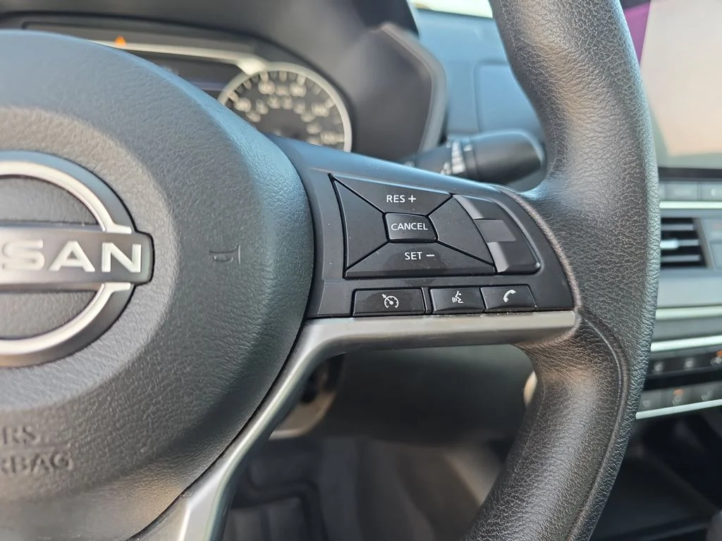 Used 2024  Nissan 2.5 SV image 18