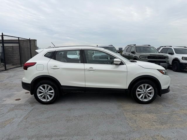 Used 2019 White Nissan SV image 8