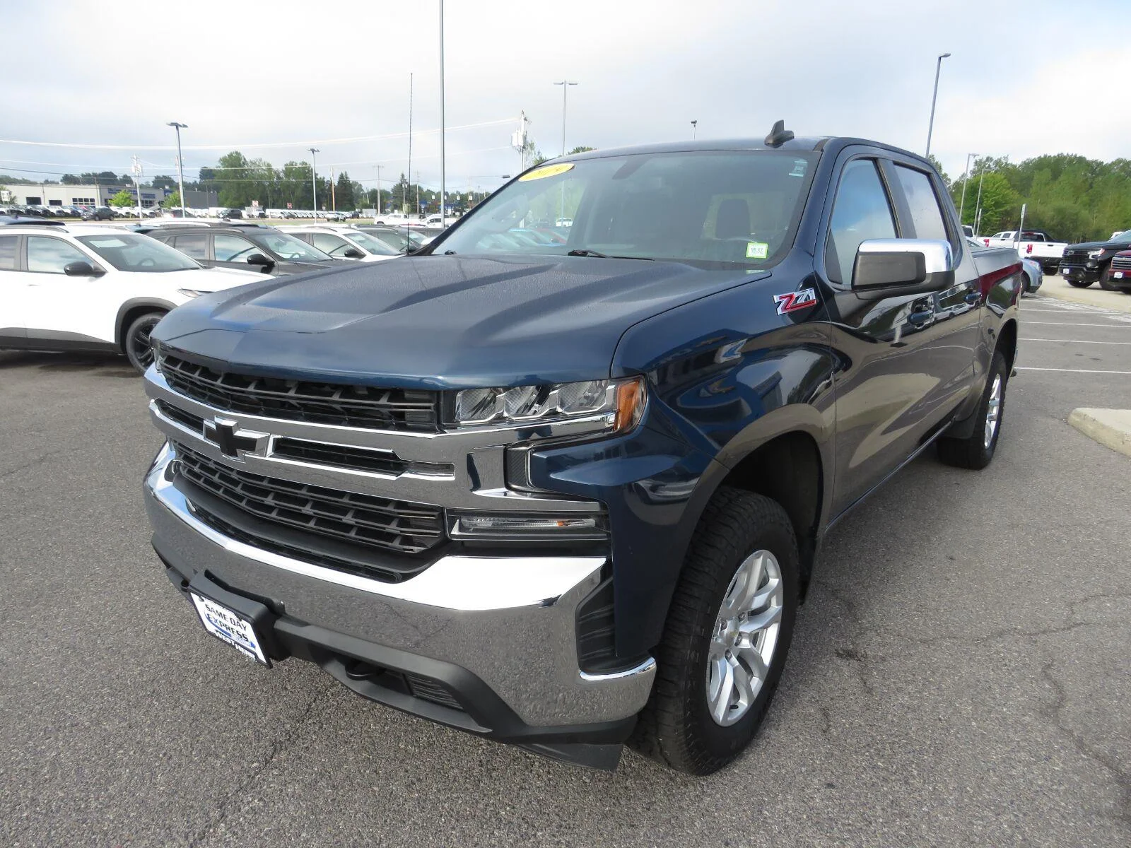 Used 2019  CHEVROLET TRUCK  image 12