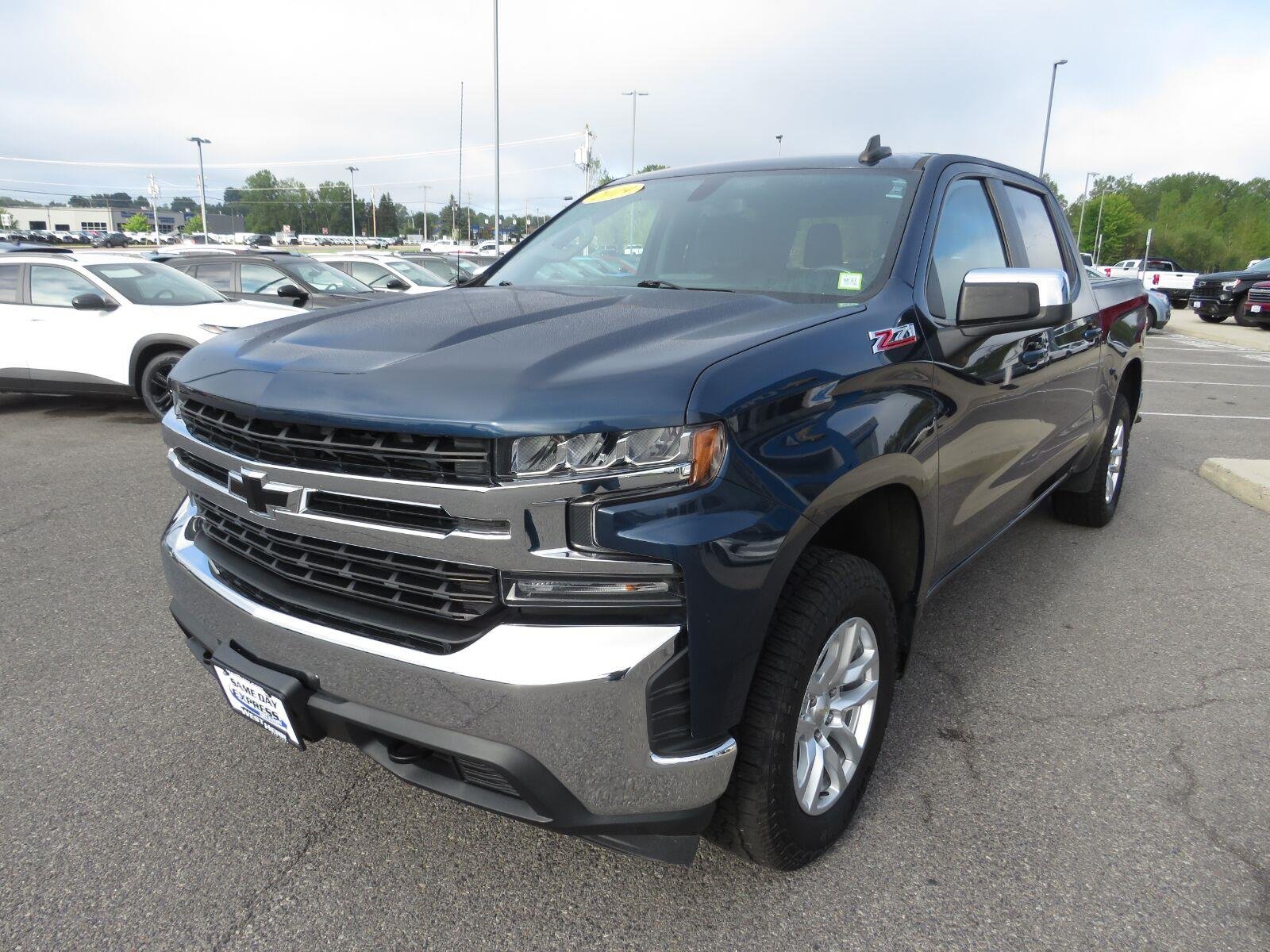 Used 2019  CHEVROLET TRUCK  image 12