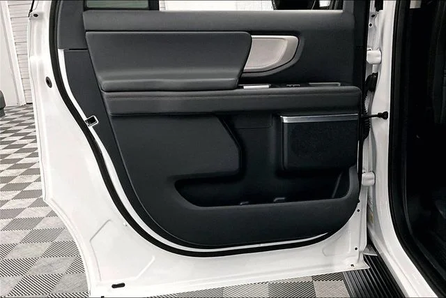 Used 2025 Oxford White Ford Active image 23
